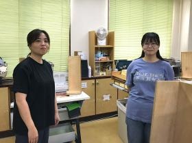 製本加工スタッフ。