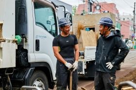 工事課では、体を使う仕事で自慢の筋肉が身につきます！