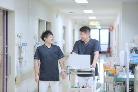 男性看護師も活躍中