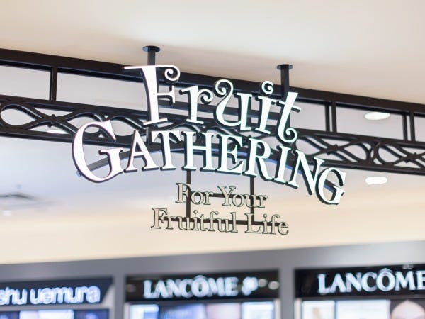 販売スタッフ・美容部員（未経験者歓迎・第二新卒歓迎）