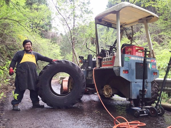 タイヤ交換スタッフ（普通自動車免許・AT限定不可）