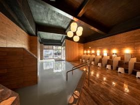 女性大浴場／白濁の天然温泉を源泉かけ流し