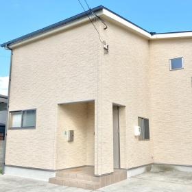 住宅街の中にある一軒家です