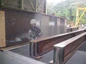 できた製品を綺麗に塗装していきます。