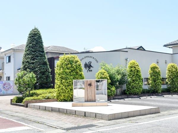 販売スタッフ・ブライダルジュエリーの店頭販売員（未経験歓迎）