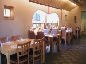 店内テーブル席