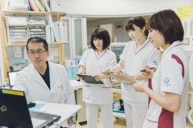 新人の勉強会、研修、カンファレンスの様子です。