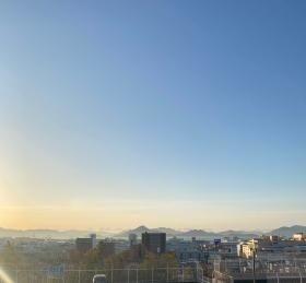 高台の現場からのぞむ真冬の瀬戸内