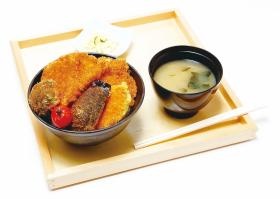 一番人気の「野菜カツ丼」
