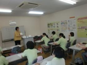 オムツのあて方勉強中！正しく理解しましょう。