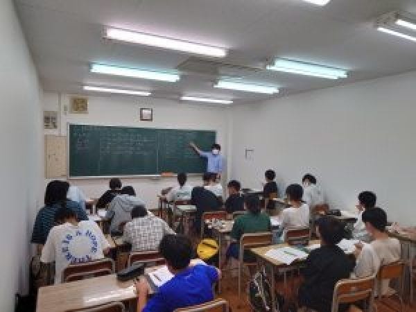 集団授業の強みを生かして、生徒たちの力を伸ばしていきます