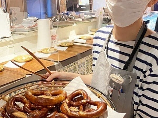 出来ているものを揚げる、混ぜる、といったシンプルな調理が中心。店舗でのOJTで基礎はすぐに慣れていただけます。