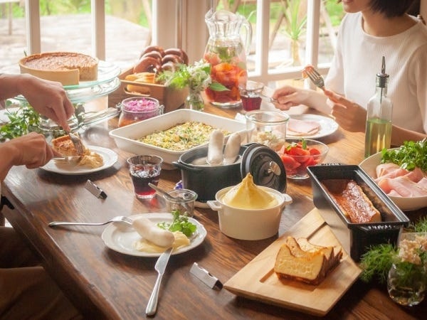 毎日の食卓がほっと安らぐようなコンフォードフードを…素材の味が最大限に生かされた商品たちは、ワンランク上の贈答品としても人気です。