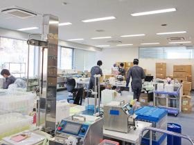 製造技術部門です。顧客からの注文に対して迅速対応します。