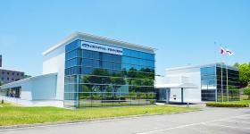 本社屋の外観です。