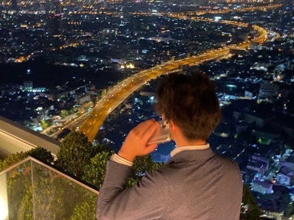 海外研修でタイに行ってきました！年に2、３回海外研修あります！