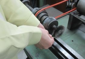 軽作業（バフ研磨）