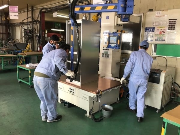 製造スタッフ・空調機の加工・取得費などを補助（未経験者歓迎・└OJT研修あり）