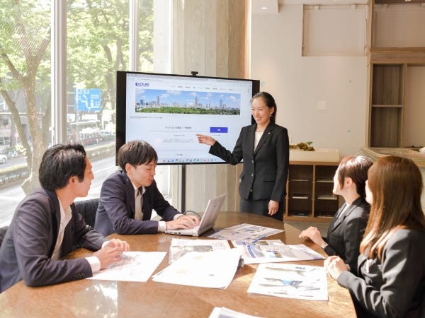 先見の明により、商業施設を着工し「原宿・表参道エリア」繁栄の礎を築きました。