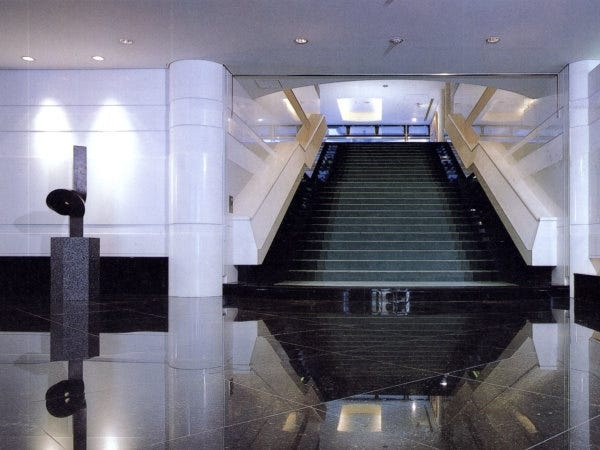 表参道を「憧れの街」にした不動産総合商社です。