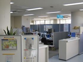 事務室内の雰囲気