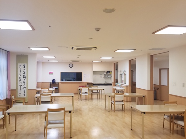 がんや難病により、治療の困難になったご入居者様へ、ホスピスケアを提供する“ホスピス型住宅（ナーシングホーム）”へと生まれ変わりました！