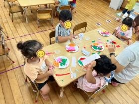 子ども達による制作の様子