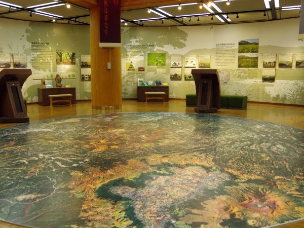 長者原ビジターセンターは博物展示施設です。定期的に館内の展示を手作りし、入れ替えています。