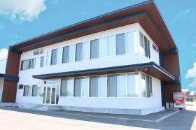 メテクス高島営業所の外観です。築４年のキレイなオフィスです。