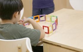 アプリは子供たちとの療育を行います。