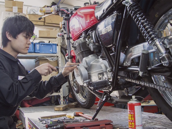 二輪自動車整備士・国産絶版バイクの整備士・絶版バイク整備士（四輪経験者も歓迎・四輪整備経験者の方も歓迎）
