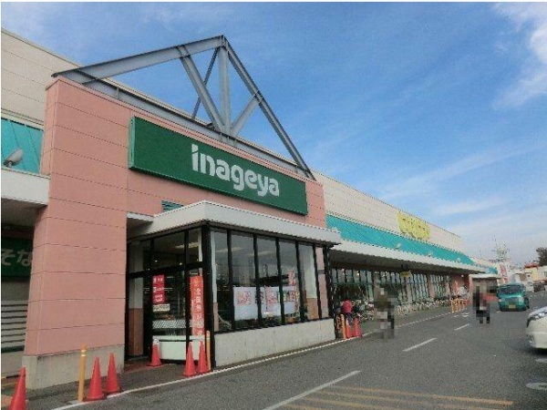 徒歩5分のショッピングモール・お昼や夕食の買い物も便利近所マック・サイゼリア・ダイソー・ドラックストアー何でも揃ってます。