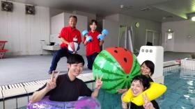 プールスタッフ