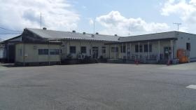 工場外観（左が事務所）