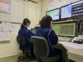 事務員（管制センター内業務） 管制センター内業務の様子。