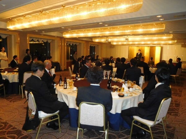 年2回、協力会社様も交えた懇親会を行っています。