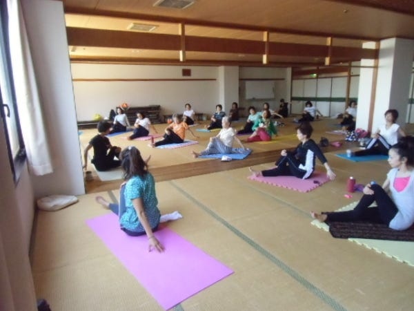 各種講座も実施しており、その受付やご案内も担当いただきます。