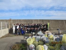 地域貢献活動の一環で、年に数回ボランティア清掃をしています