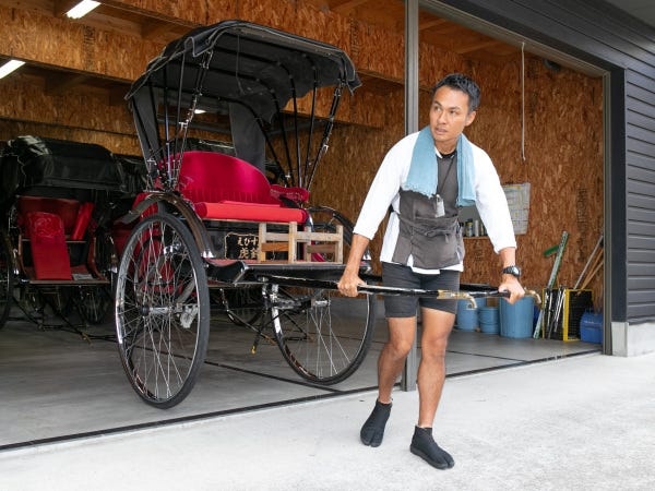 夏は日差しをさけて涼しく、冬はひざに毛布をかけて暖かく。そんな小さな心配りの積み重ねが、相手を思いやる力や、人としての品格も磨かれます！