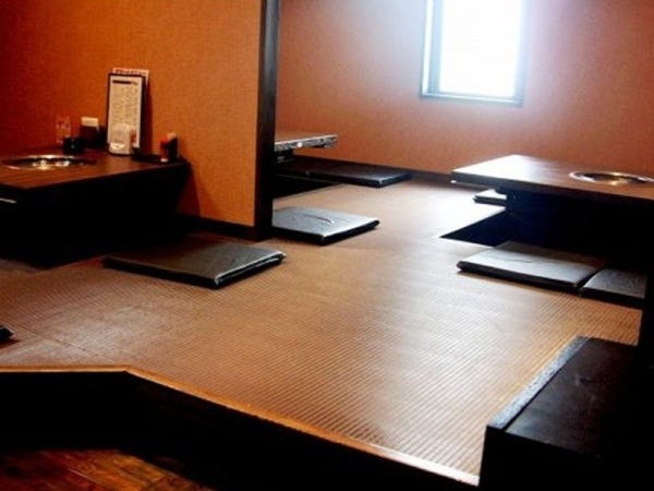 ホールスタッフ（未経験大歓迎・Wワークや扶養内勤務も可能）