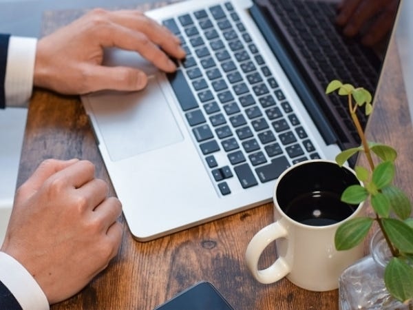 選考ではじめに履歴書と職務経歴書をお送りいただきます。こちらの返却はなく、選考後責任を持って破棄致します。