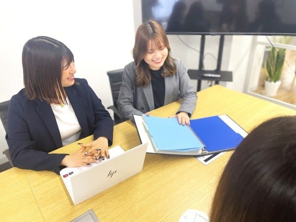 弊社は20~30代の方が多く、みなさんメリハリをつけてお仕事に取り組まれています。