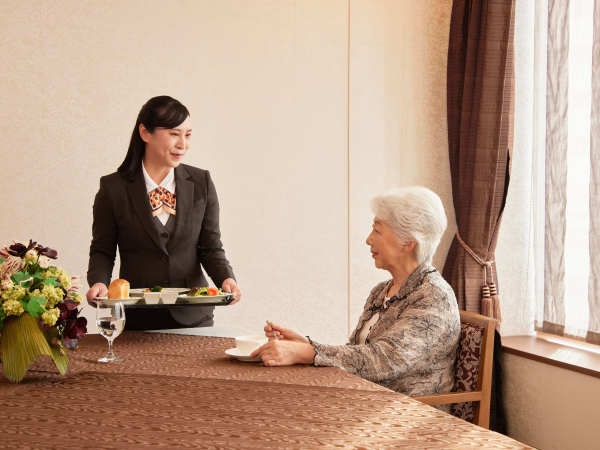 サービススタッフ・事務・接客（以下のスキル・資格あれば尚可）