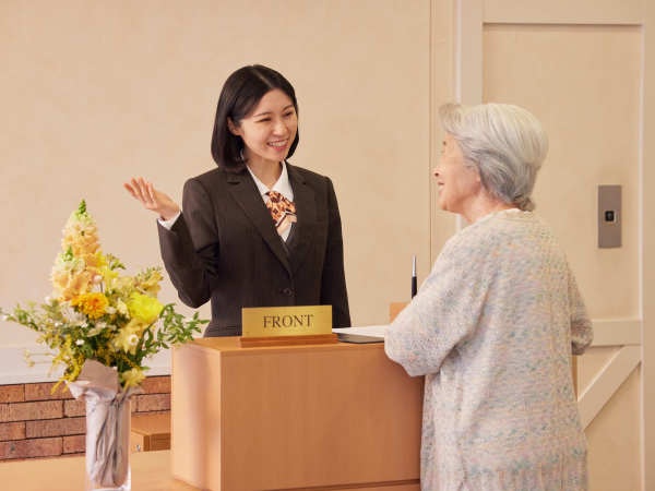 サービススタッフ・事務・接客（以下のスキル・資格あれば尚可）