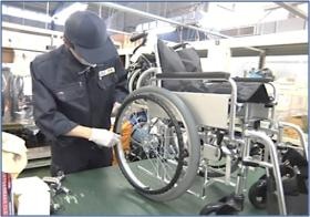 車いす整備（車軸、ブレーキの確認、部品交換）（物流センター）