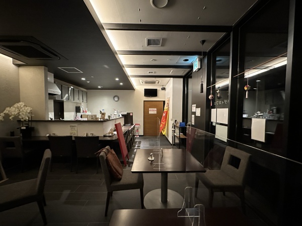 ホールスタッフ（未経験OK・子育て中の方OK）