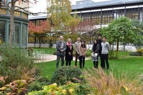 パリ・ルイヴィトンの工房見学。海外での視察、研修も行います。