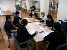 施設の日常 ミーティング