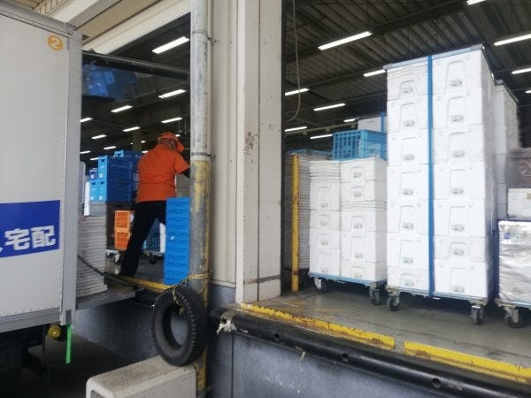 未経験者歓迎。丁寧に指導します。同じ時間に複数名での勤務となりますので、わからない事はすぐに聞けます。