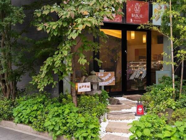 カフェのホールスタッフ（人と接する事が好きな方歓迎・未経験の方どちらも歓迎）